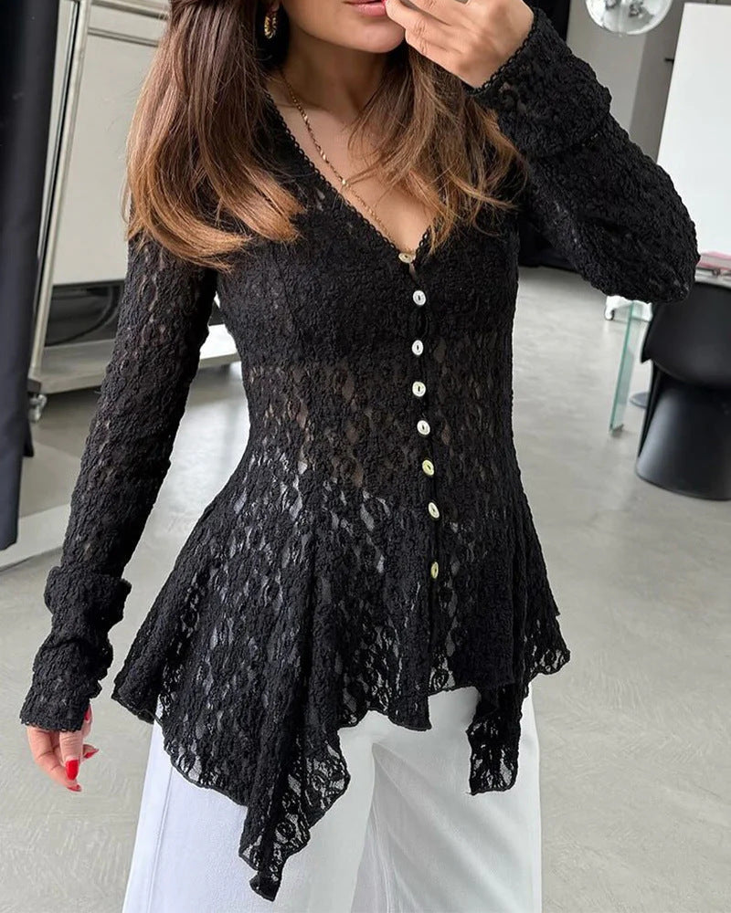 Damen Spitzenbluse mit tailliertem Schnitt, Knopfleiste und asymmetrischem Schößchen Shop Nory