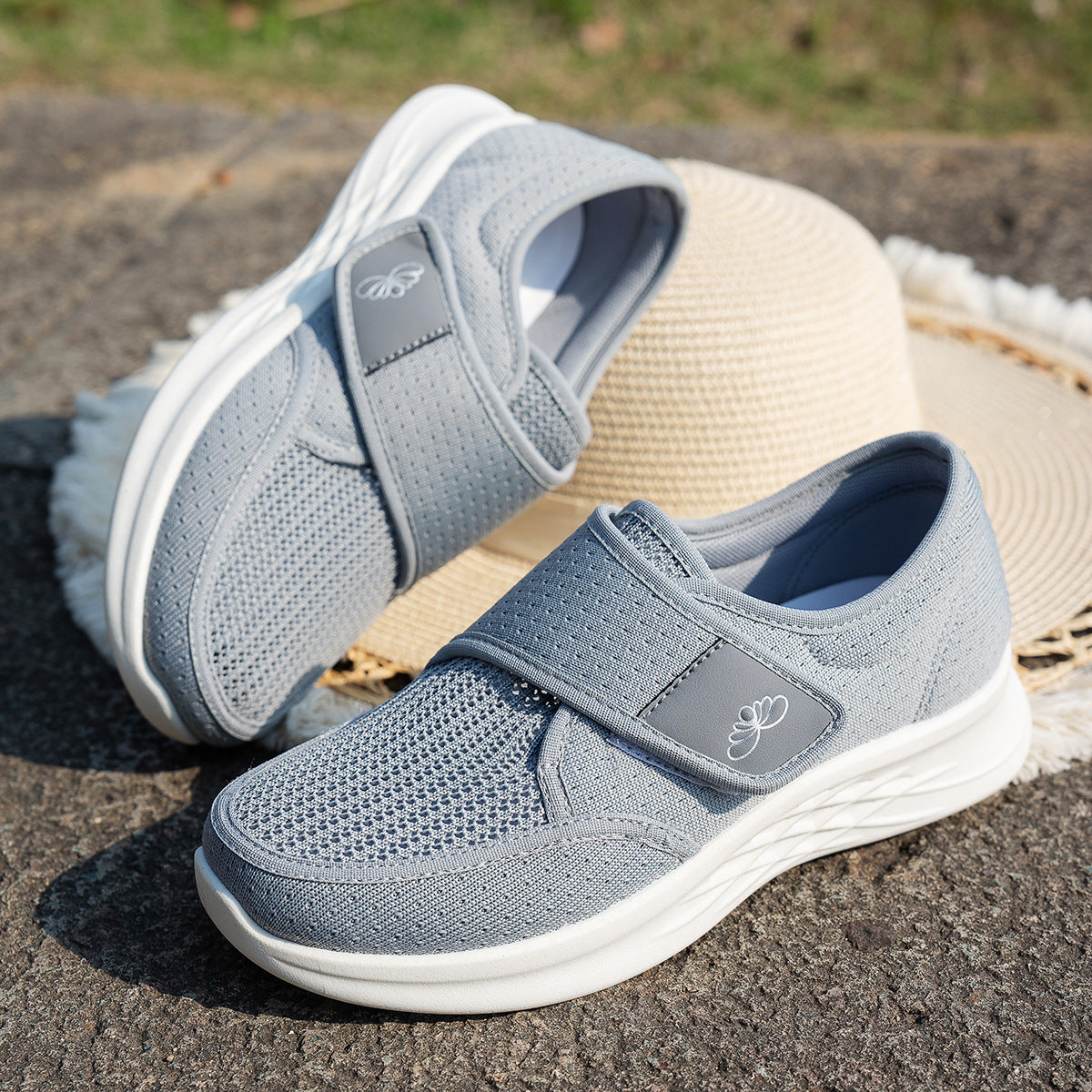 Damen sportliche und atmungsaktive Slipper mit Klettverschluss Shopnory