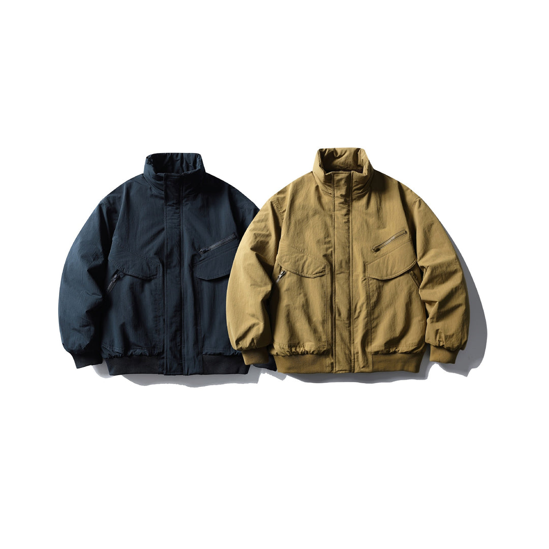 Herren Boxy-Utility-Bomberjacke mit hohem Stehkragen, verdeckter Frontblende und Zip-Brusttasche Shop Nory