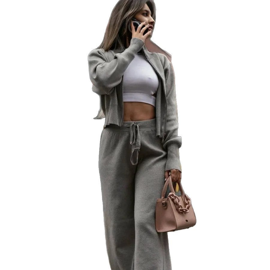 Damen Feinstrick-Zweiteiler mit taillierter Zip-Kapuzenjacke und weiten High‑Waist Kordelhose Shop Nory