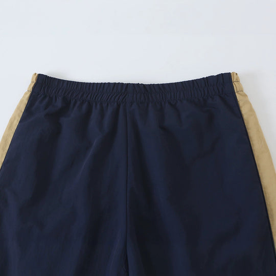 Damen Leichte Cropped-Übergangsjacke mit Funnelkragen, Kontrast-Einsätzen und Tunnelzug Shop Nory