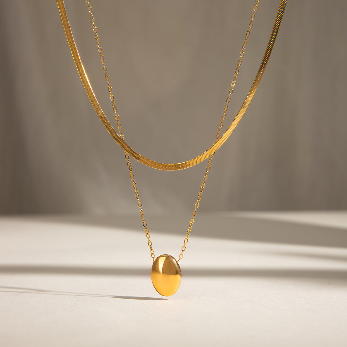 Damen Halskette mit doppeltem Design und goldenem Anhänger Shop Nory