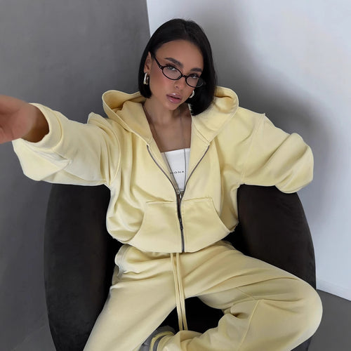 Damen oversized kurz geschnittener Kapuzenpullover und hochtaillierte Jogginghose Set aus Bio-Baumwollfleece Shop Nory