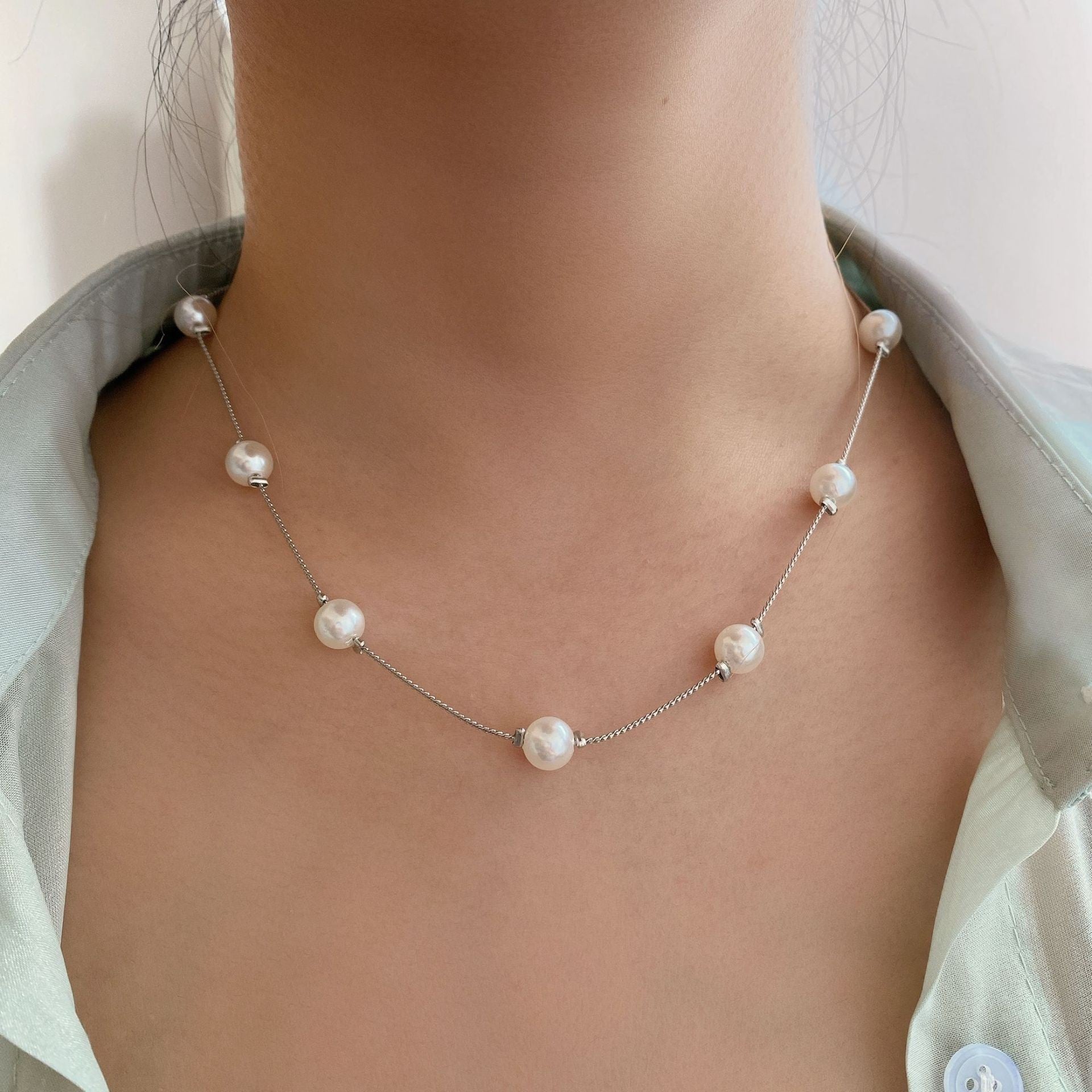 Damen perlverzierte Halskette mit feinen Goldakzenten Shop Nory
