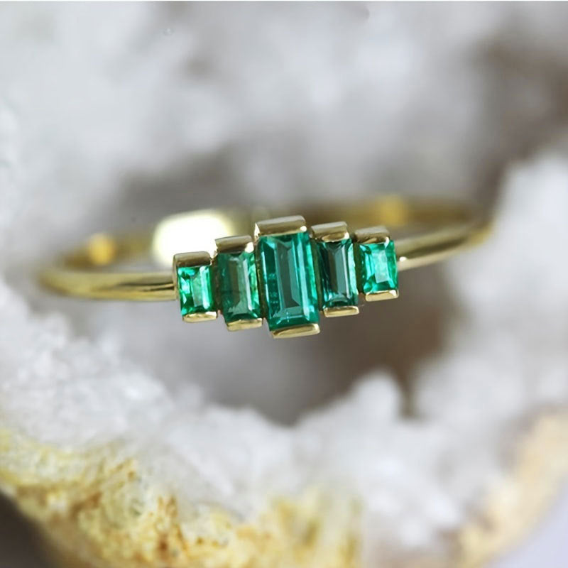 Damen kunstvoller Ring mit Smaragd-Schliff Shop Nory