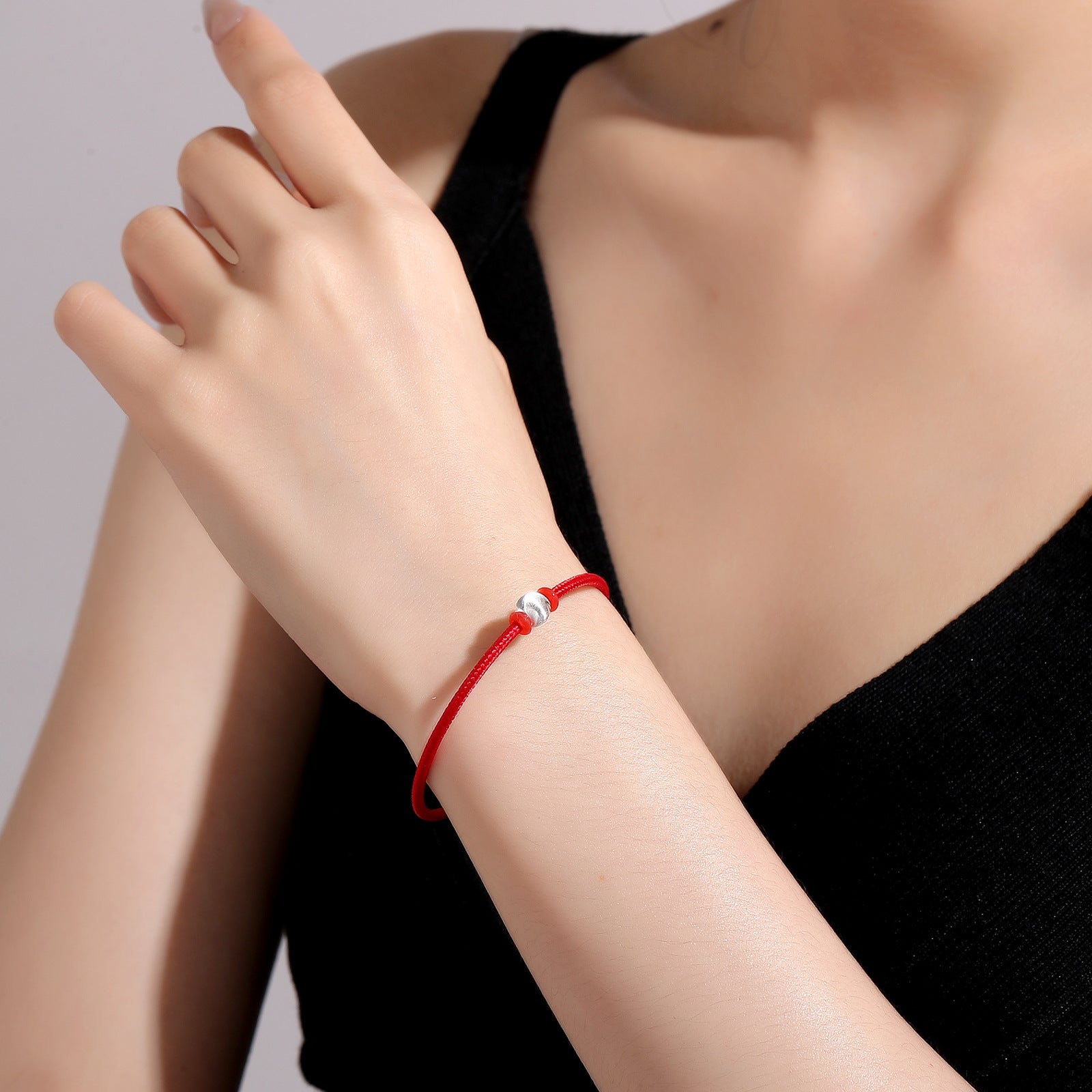 Damen Designer-Halskette mit einzigartigem Textilband und Metallverzierungen Shop Nory