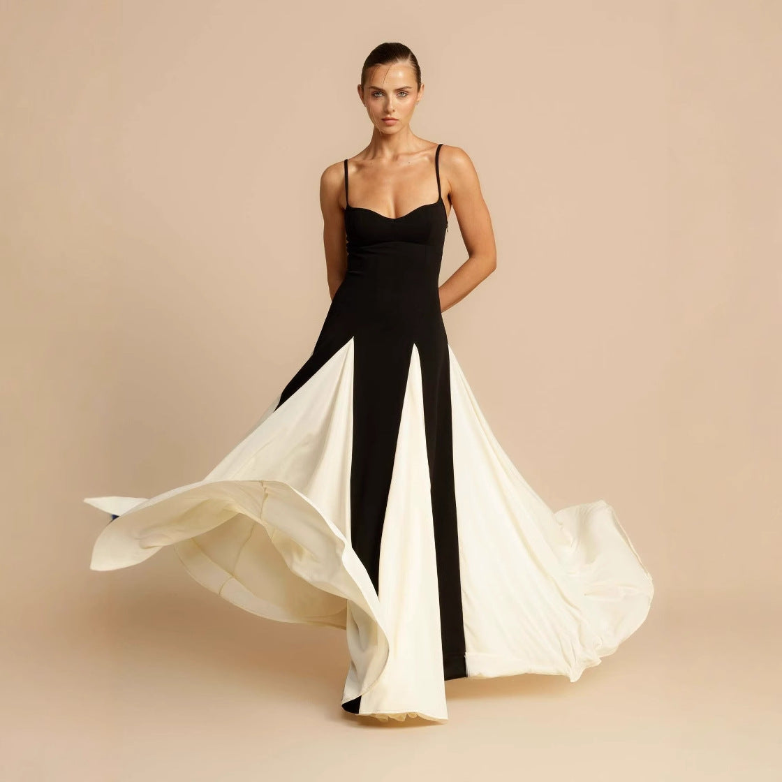 Damen Elegantes Abendkleid mit asymmetrischem Saum und feinen Rüschen