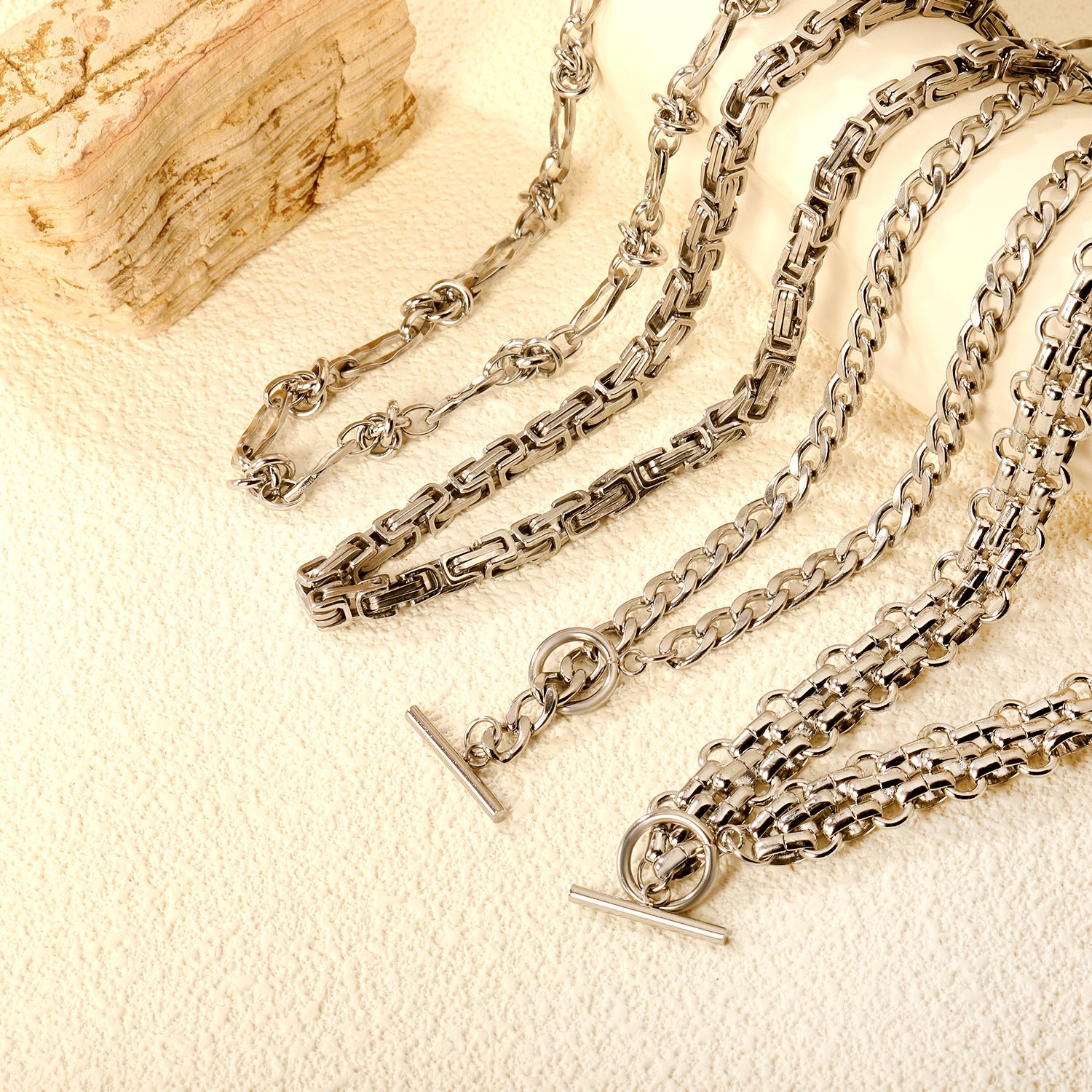 Damen Edelstahl-Halskette mit kunstvollem Kettendesign und modernen Knoten Shop Nory