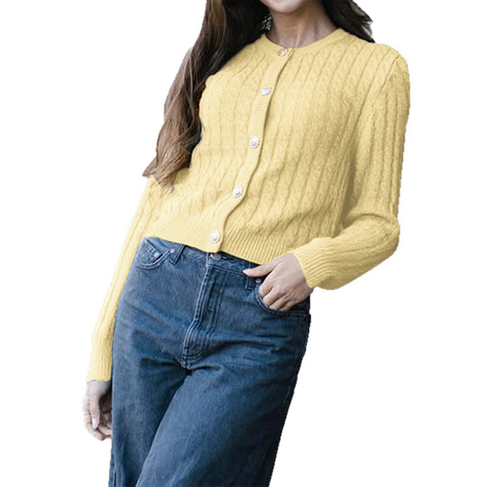 Damen nan cropped Zopfstrick-Strickjacke mit dekorativen Medaillonknöpfen und Rundhalsausschnitt Shop Nory