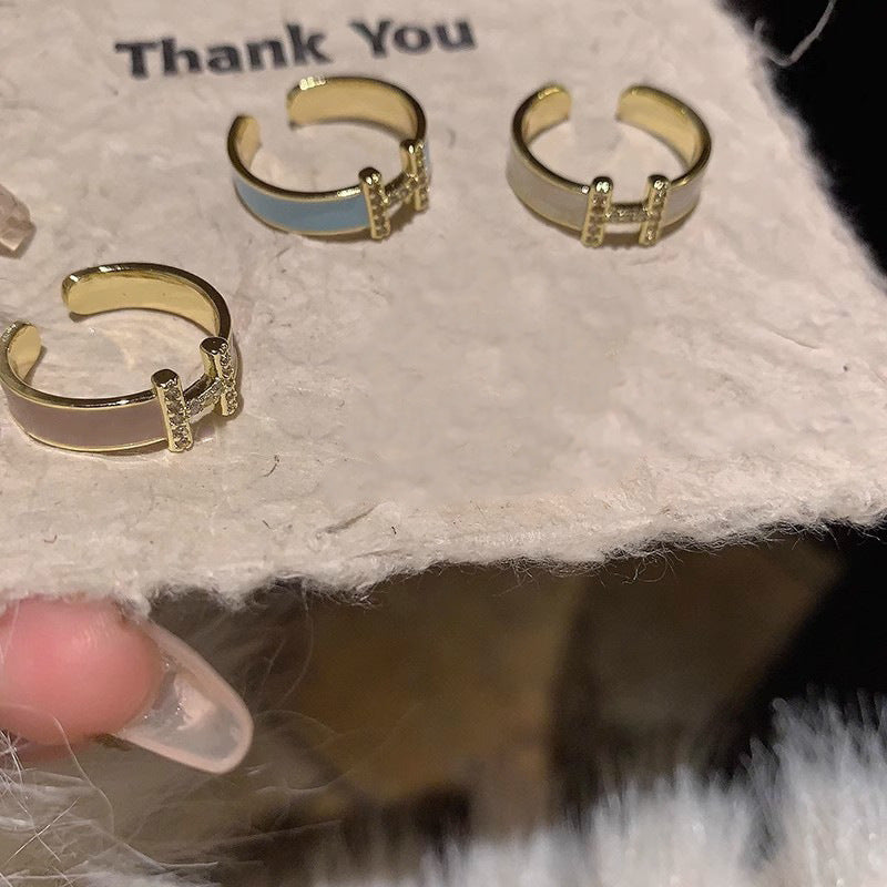 Damen Zierlicher Ring mit modernem Design und funkelnden Akzenten Shop Nory