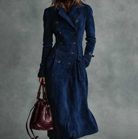 Damen Langer Taillierter Trenchcoat aus Veloursleder‑Optik mit doppelreihiger Knopfleiste und Schnallenmanschetten Shop Nory