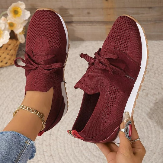 Damen Strick-Slip-On Sneaker mit elastischem Schaft, dekorativer Schnürung und profilierter Gummilaufsohle Shop Nory