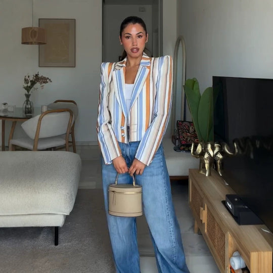 Damen Gestreifter Cropped-Blazer mit skulpturierter Schulterpartie Shop Nory