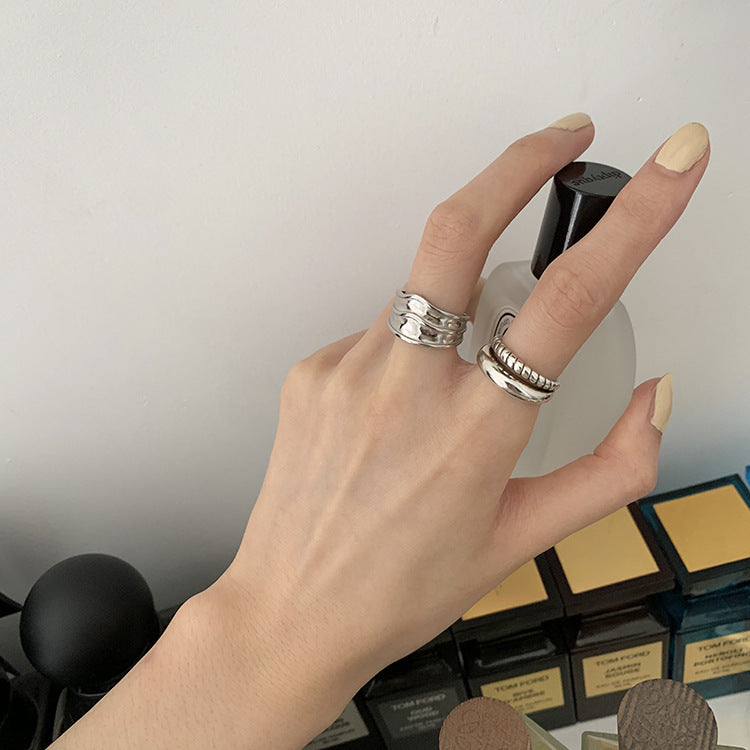 Damenring mit elegantem, mehrschichtigem Design und feinen Details Shop Nory