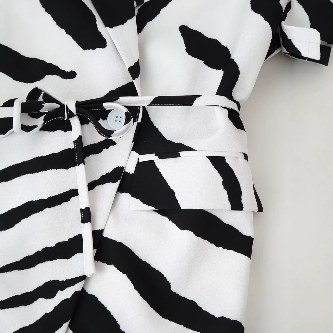 Damen Taillierter Blazer mit Bindegürtel und Cut-Out-Schultern Shop Nory