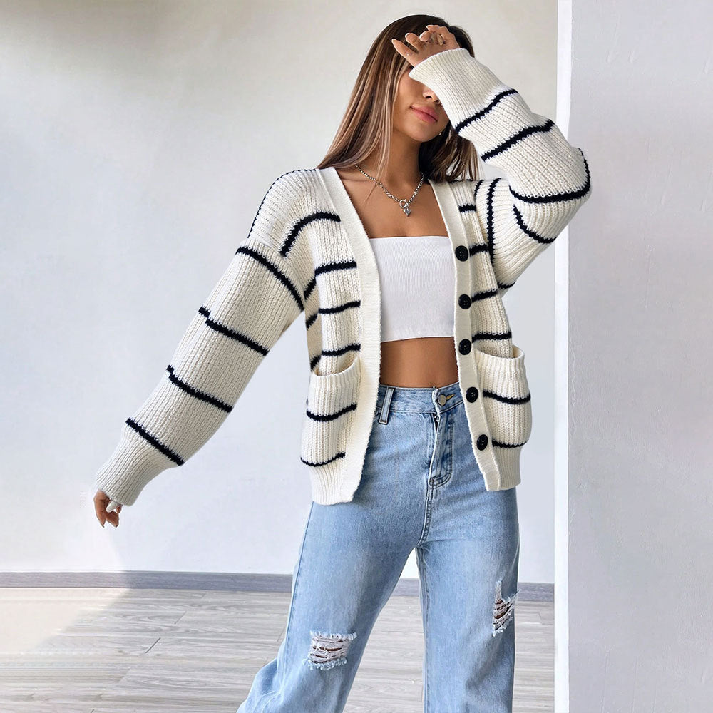Damen oversized Strickcardigan mit Rippenkante, aufgesetzten Taschen und Knopfverschluss Shop Nory