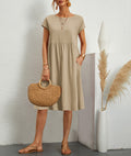 Damen Freizeitleinenkleid mit leichtem Schnitt und Taschen