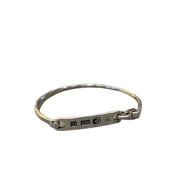 Damen eleganter und minimalistischer Armreif mit personalisierbarem Design Shop Nory