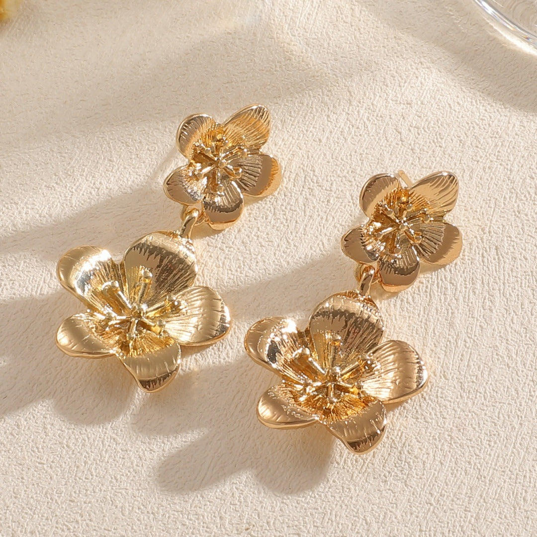 Damen Ohrringe im eleganten Blumendesign Shop Nory