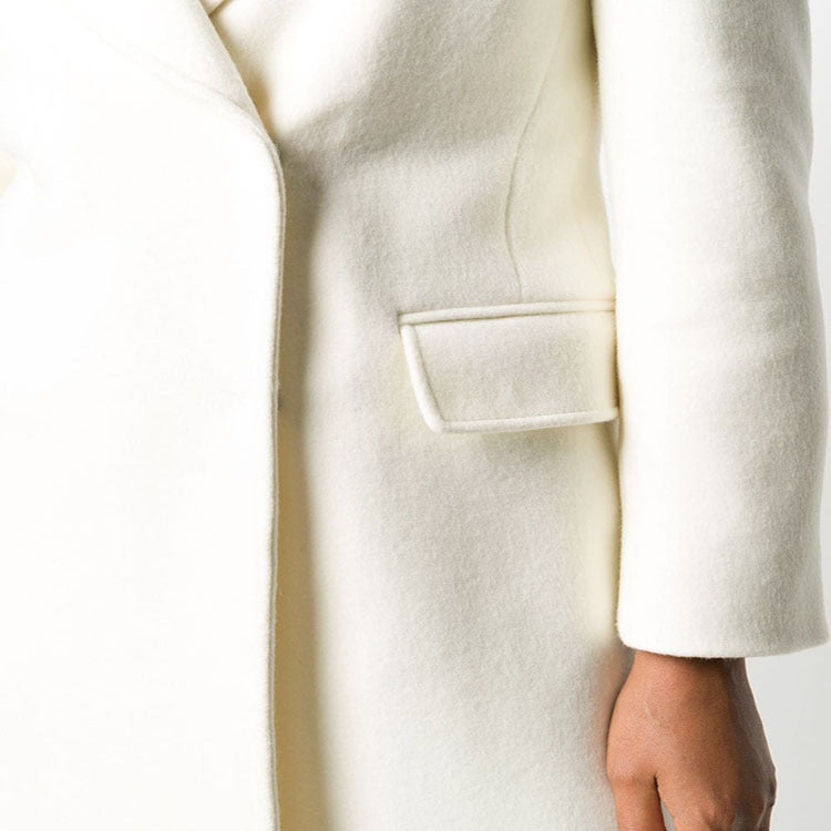 Damen Clean-Cut Longmantel mit überschnittenem Revers und klarer Tailoring‑Silhouette Shop Nory
