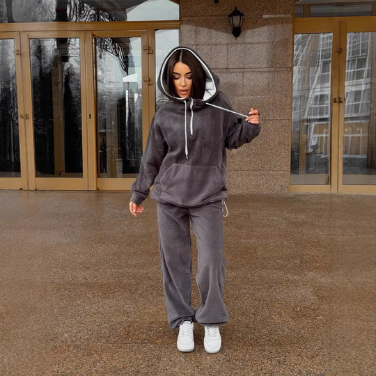 Damen Fleece-Loungewear-Set mit halbem Frontzip, gefütterter Kapuze und hochgeschnittener Komforthose Shop Nory