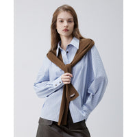 Blau gestreift