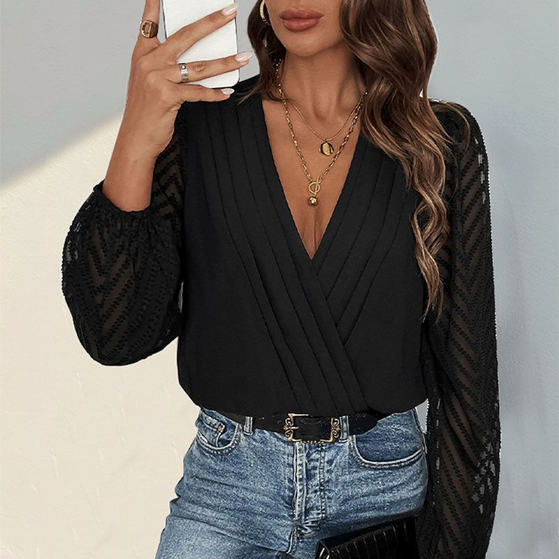 Damen V-Ausschnitt Bluse mit dekorativer Faltenpasse und transparenten Chevron-Ärmeln Shop Nory