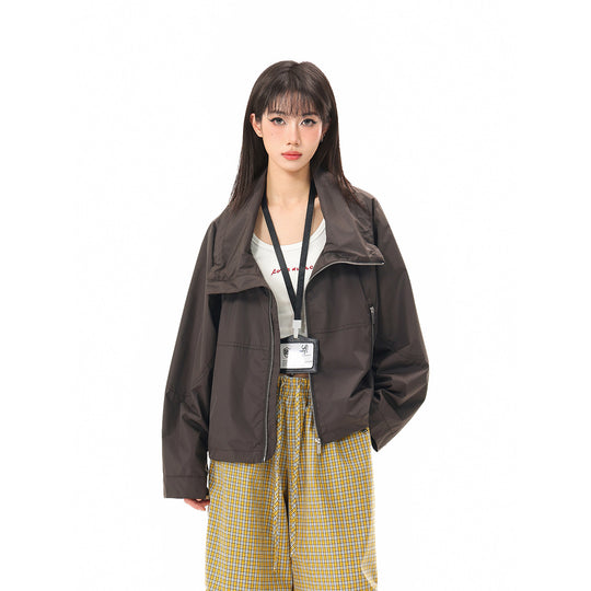 Damen Leichte Cropped Übergangsjacke mit hohem Stehkragen und Reißverschlusstaschen Shop Nory