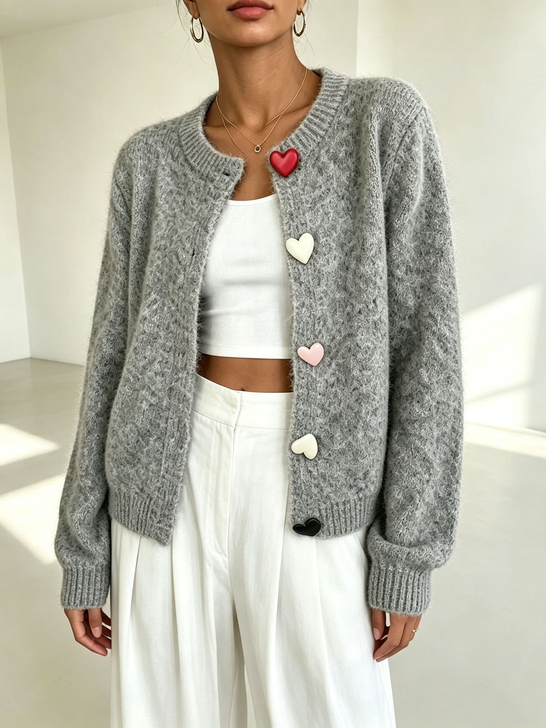 Damen Flauschiger Kurzcardigan mit Herz‑Knopfleiste und Raglanärmeln Shop Nory
