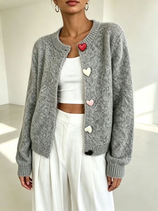 Damen Flauschiger Kurzcardigan mit Herz‑Knopfleiste und Raglanärmeln Shop Nory