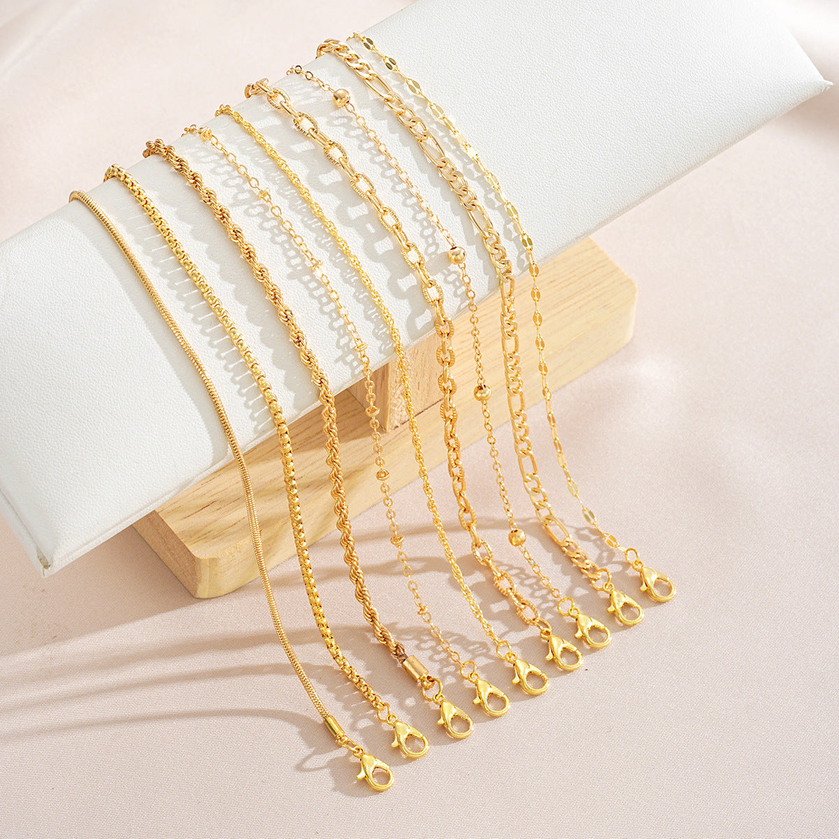 Damen Armband-Set mit filigranen und modernen Kettenstrukturen Shop Nory