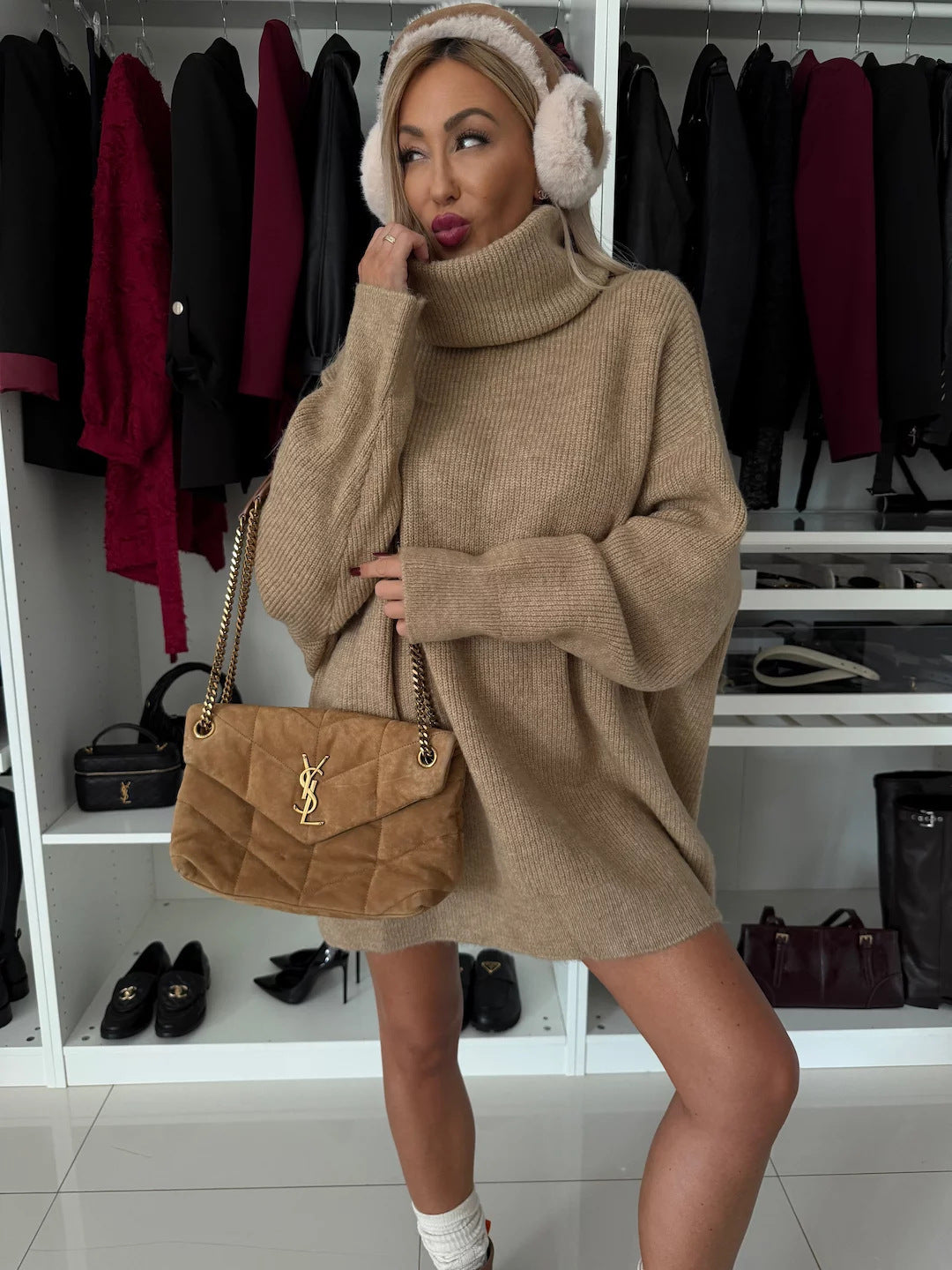 Damen oversized Rollkragen-Strickkleid mit weitem Schnitt, überschnittener Schulter und extraweichen Rippbündchen Shop Nory