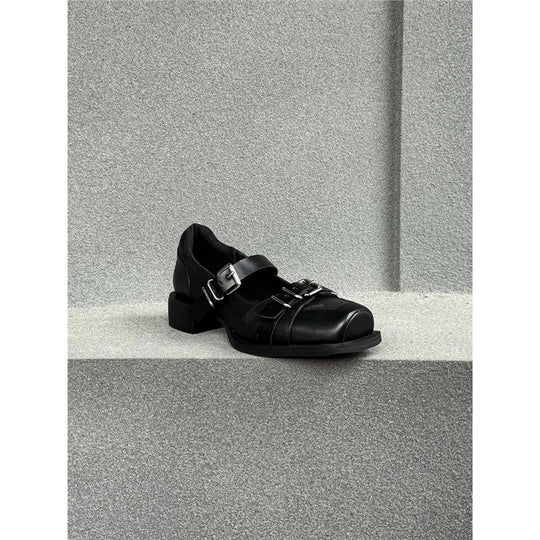 Damen Spitzer Mary-Jane-Loafer mit Schnallenriemen, Nietenbesatz und geprägtem Flammenmotiv Shop Nory
