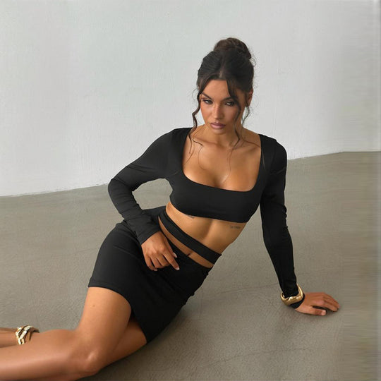 Damen Figurbetontes Cut-Out Minikleid mit quadratischem Ausschnitt und langen Ärmeln Shop Nory