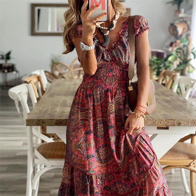Damen Maxikleid mit romantischem Design und raffinierten Rüschendetails