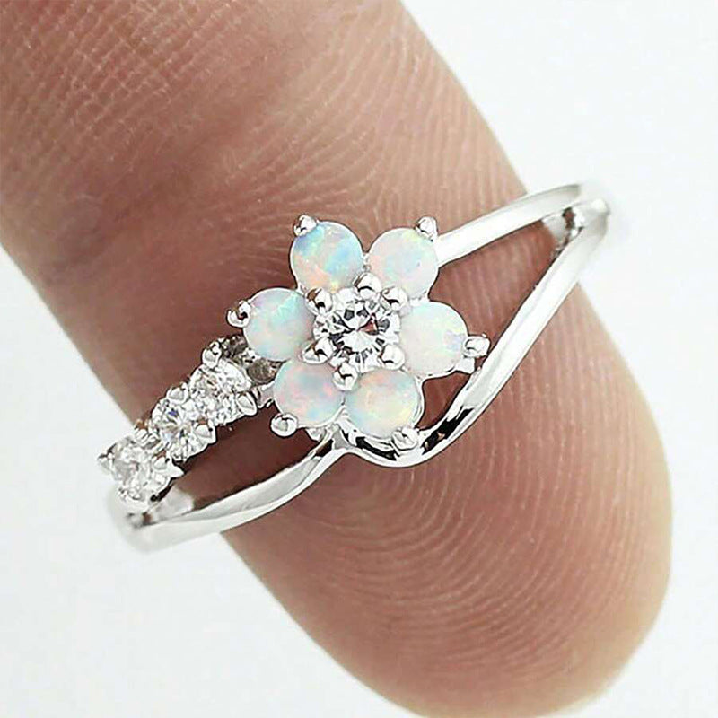 Damen Schmuckring mit exquisitem Blumenmuster und strahlenden Kristallen Shop Nory