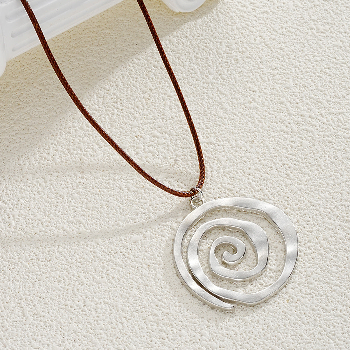 Damen Anhänger-Halskette mit spiralförmigem Design Shop Nory
