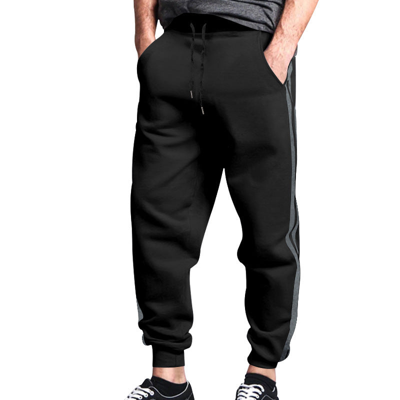 Herren sportliche Jogginghose mit seitlichen Kontraststreifen und elastischem Bund Shopnory
