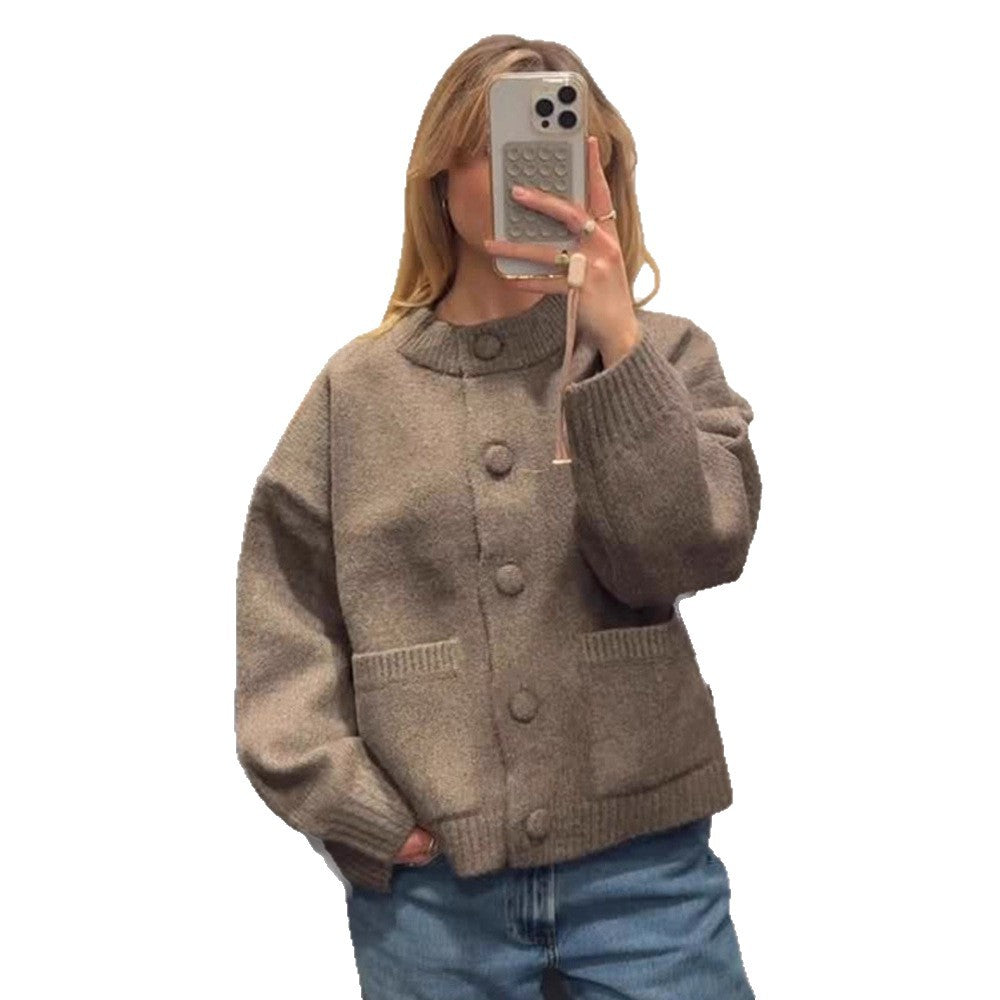 Damen Grobgestrickte Cropped-Strickjacke mit runden Druckknöpfen und oversized Ärmeln Shop Nory