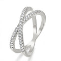 Damenring mit elegantem verschlungenem Design und funkelnden Kristallen Shop Nory