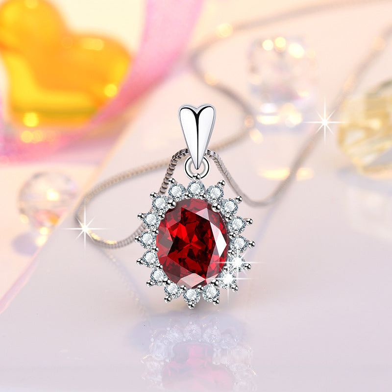 Damen filigrane Halskette mit rotem Edelstein und funkelndem Zirkonia-Besatz Shop Nory