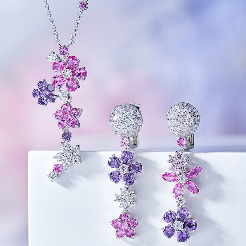 Damen Anhänger-Halskette mit funkelndem Blumenmotiv und hochwertigen Kristallen Shop Nory