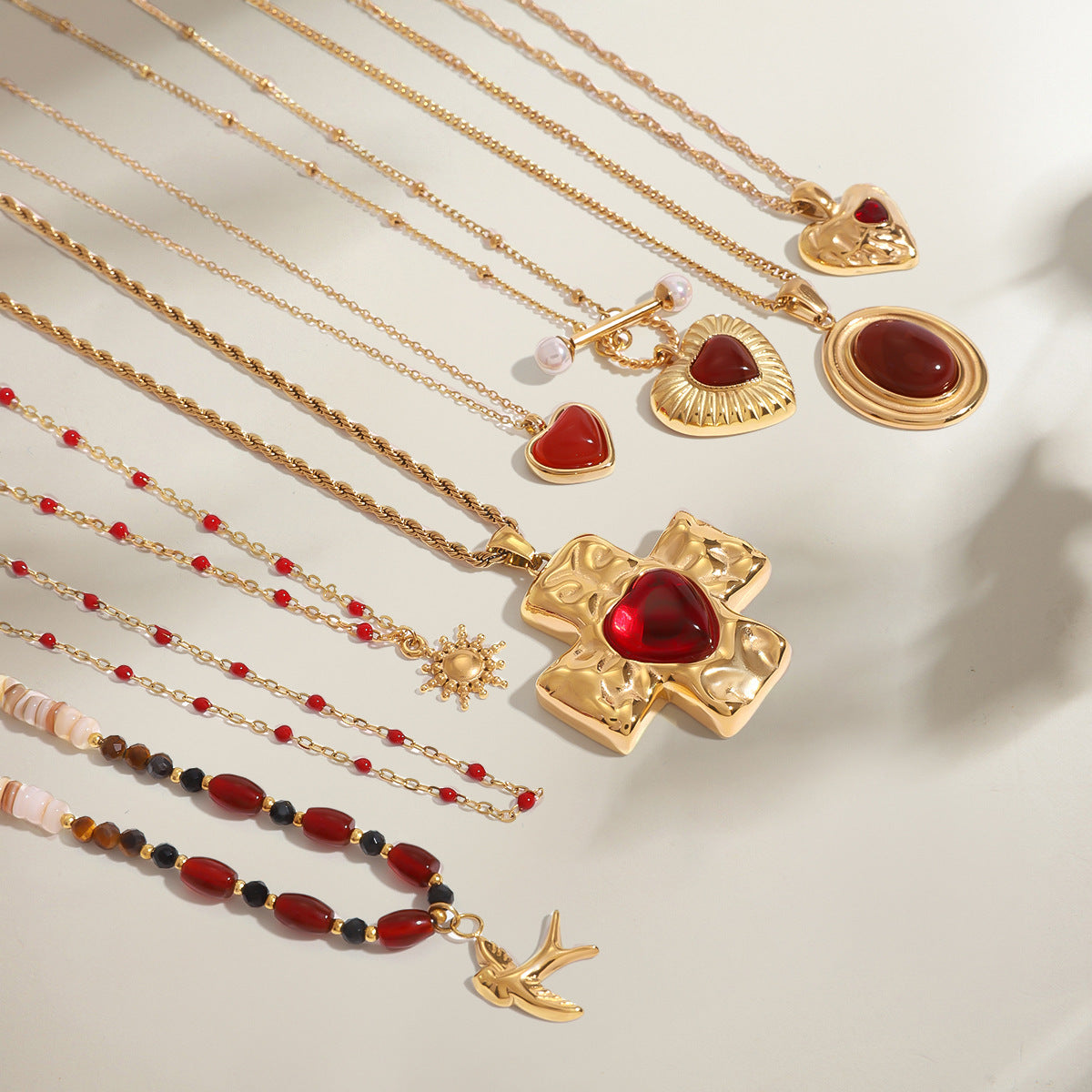 Damen Halskette mit herzförmigem Anhänger aus hypoallergenem Edelstahl und klassischem Kreuzdesign Shop Nory