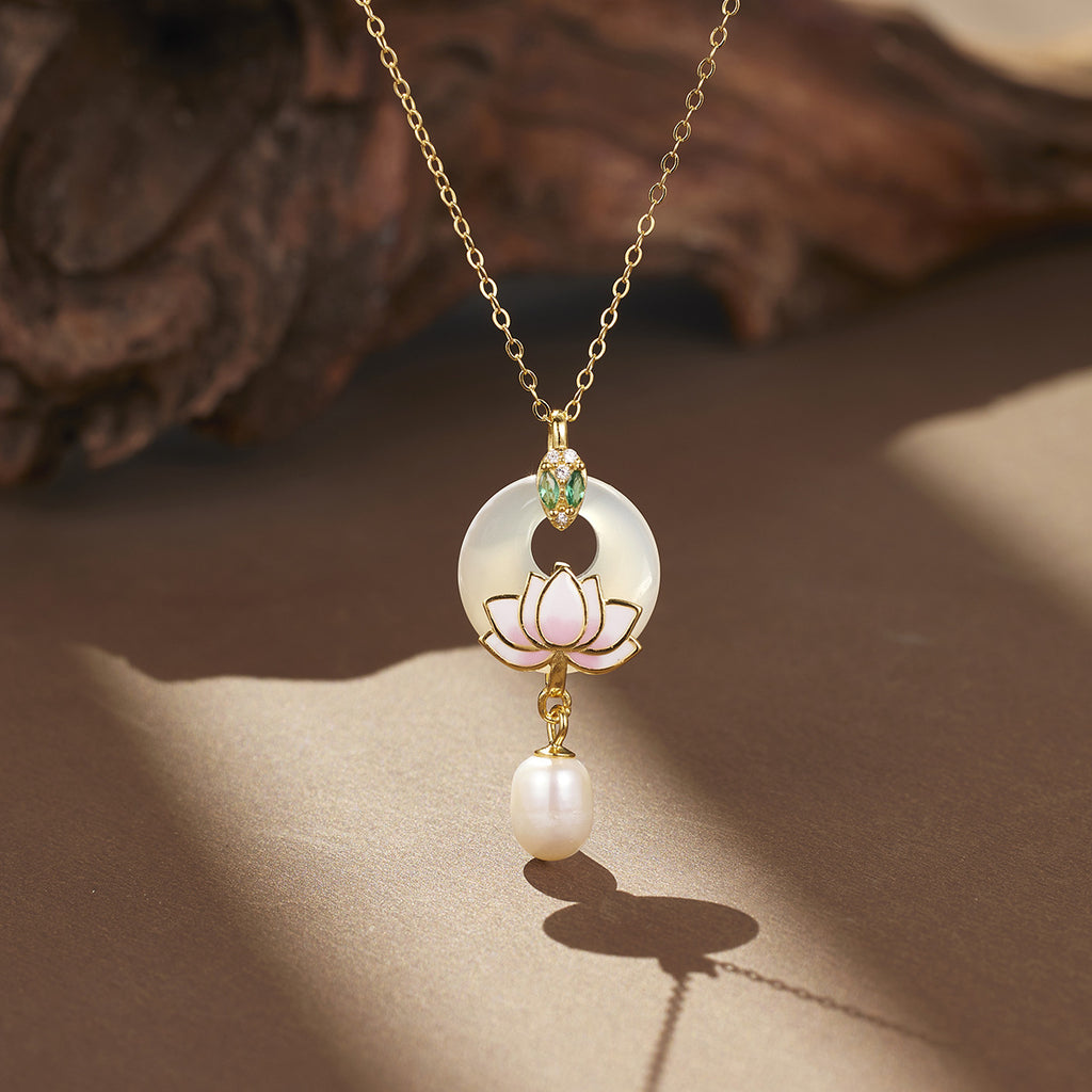 Damen Halskette mit elegantem Lotus-Anhänger und Perle Shop Nory