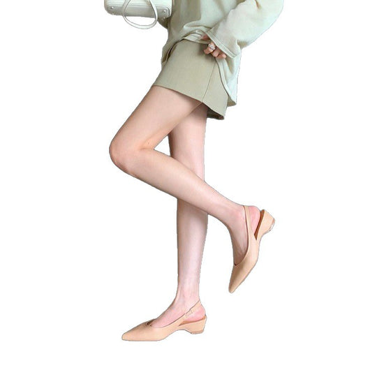 Damen Minimalistische spitze Ballerina‑Pumps mit kleinem Keilabsatz und ergonomischem Fußbett Shop Nory