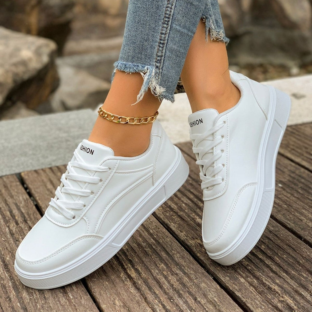 Damen Plateau-Sneaker mit goldener Zierkante und gepolstertem Komfortfußbett Shop Nory