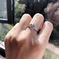 Damen Halo-Verlobungsring mit funkelndem Zirkonia und feinen Details Shop Nory