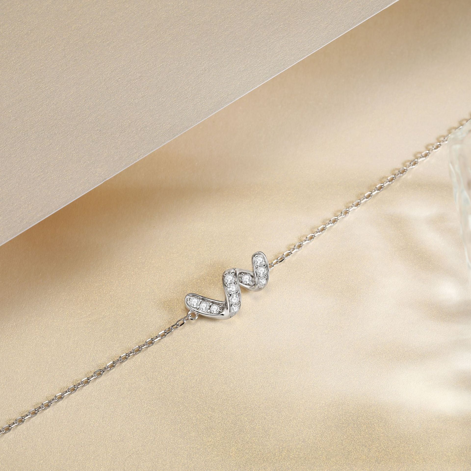 Damen elegantes Zirkonia-Armband mit verspieltem Design Shop Nory