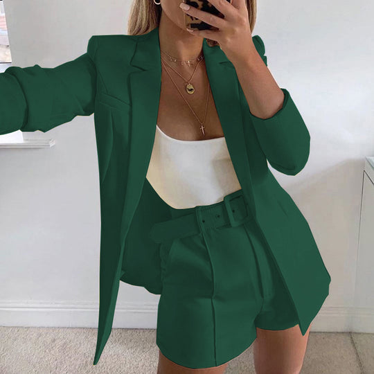 Damen Zweiteiliges maßgeschneidertes Blazer‑Set mit hochtaillierten Shorts und Gürtel Shop Nory