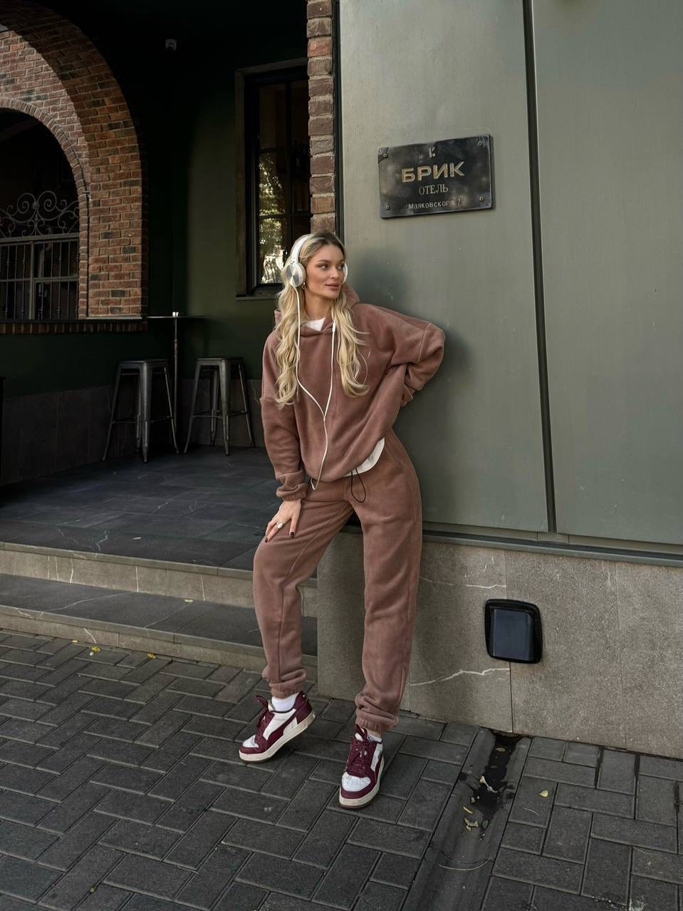 Damen kuscheliges Sweat-Set mit extralangem Kapuzenpullover, verdeckter Kängurutasche und schmal zulaufender Bündchenhose Shop Nory